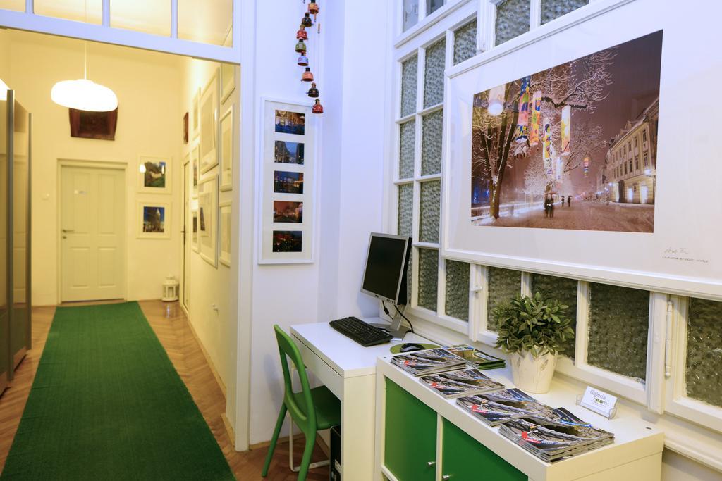 Galeria Rooms Любляна Екстериор снимка