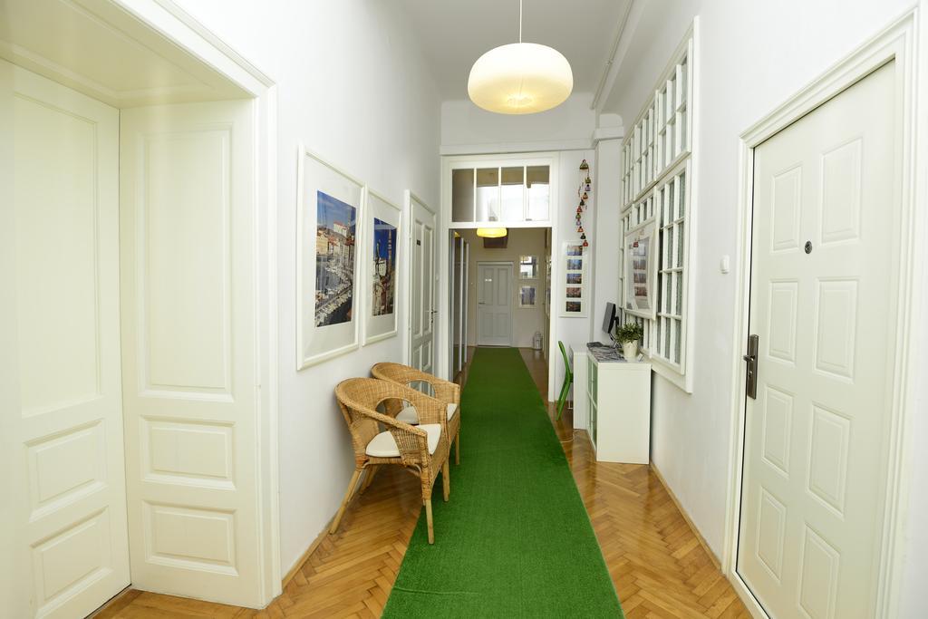 Galeria Rooms Любляна Екстериор снимка