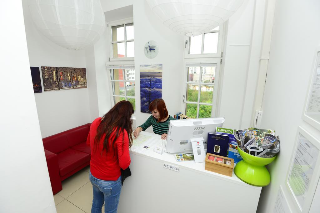 Galeria Rooms Любляна Екстериор снимка