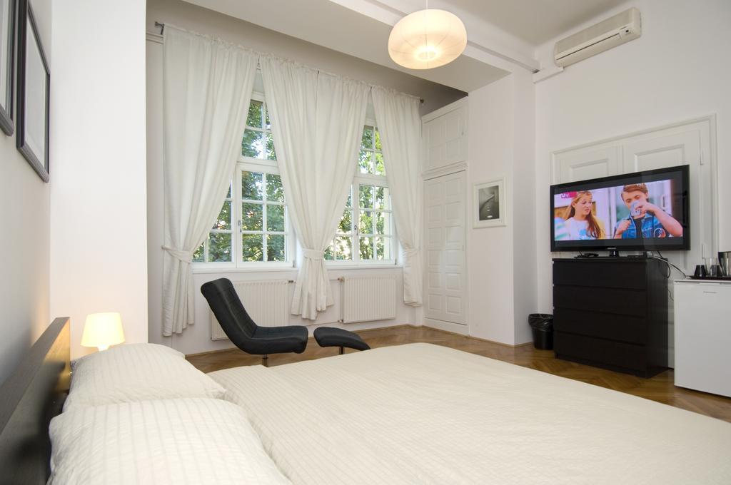 Galeria Rooms Любляна Стая снимка