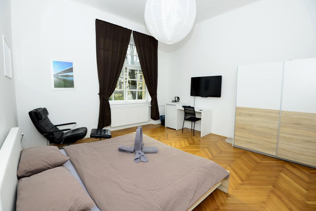 Galeria Rooms Любляна Стая снимка